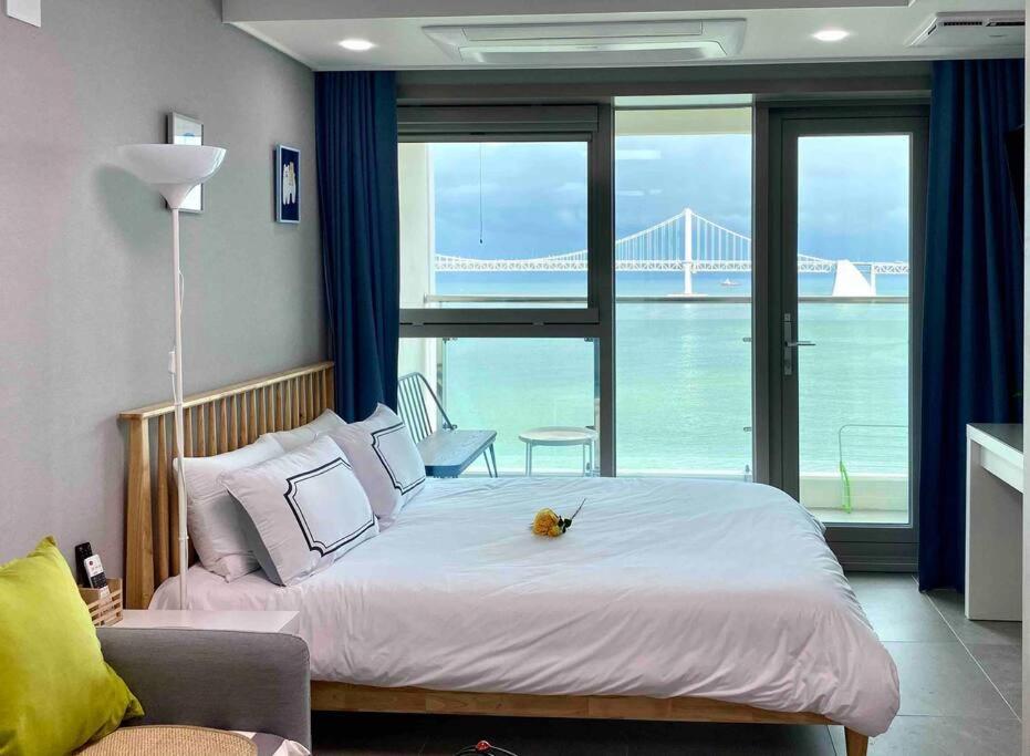 Gwangan-Ri Grand Terrace Ocean View Appartement Busan Buitenkant foto