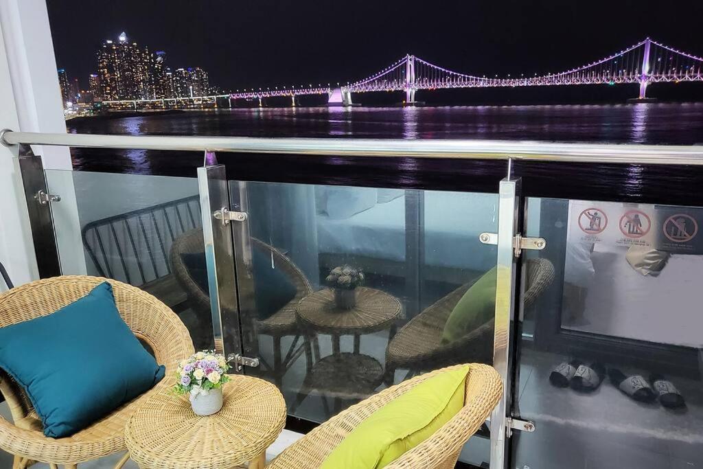 Gwangan-Ri Grand Terrace Ocean View Appartement Busan Buitenkant foto